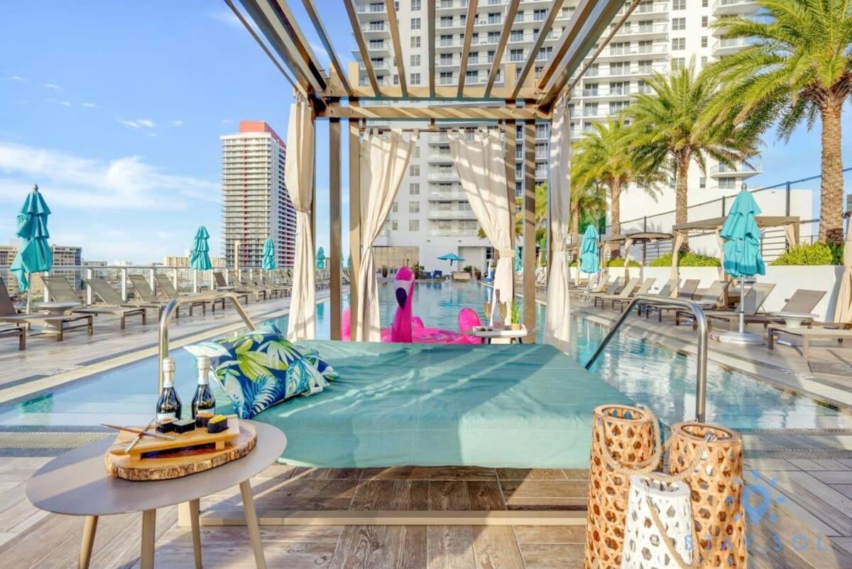 Wrap Around Balcony - Insane Views - Amazing Pools Διαμέρισμα Χόλιγουντ Εξωτερικό φωτογραφία