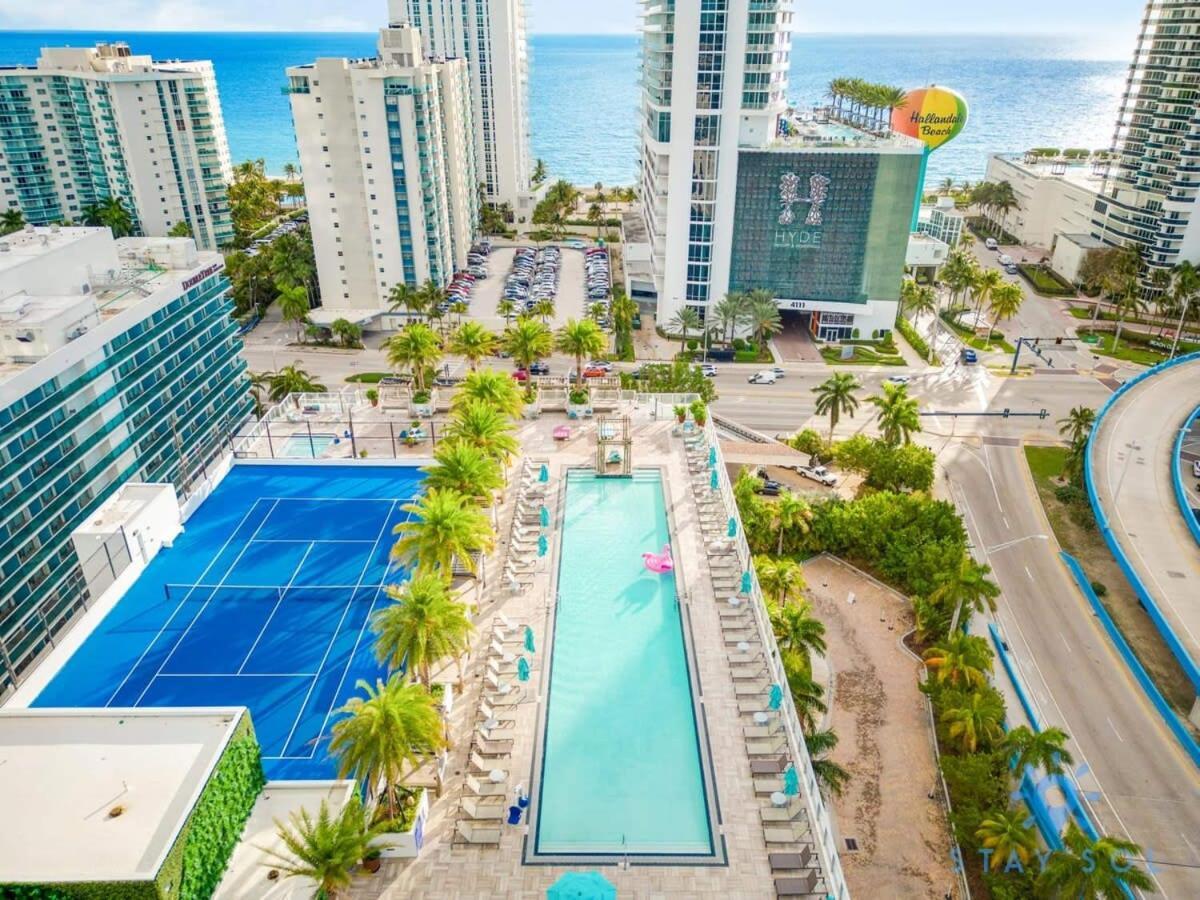 Wrap Around Balcony - Insane Views - Amazing Pools Διαμέρισμα Χόλιγουντ Εξωτερικό φωτογραφία
